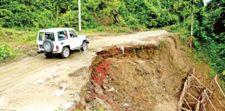 চট্টগ্রাম নগরী : ৩ মাসেও ঠিক হয়নি সড়ক