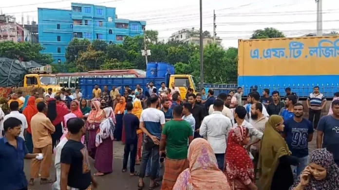 নবীনগর-চন্দ্রা :২৪ ঘণ্টারও বেশি সময় ধরে অবরোধ